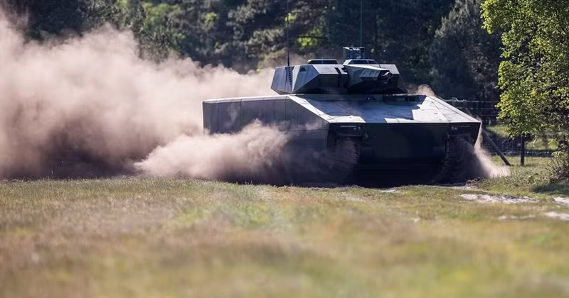 Tháp pháo có thể được lắp đặt hệ thống nhận thức tình huống (SAS) tăng cường cho kính ngắm trưởng xe, hệ thống cảnh báo chiếu xạ laser (LWS), giá lắp đặt vũ khí điều khiển từ xa độc lập tháp pháo, hệ thống xác định âm thanh đầu đạn đối phương và hệ thống chỉ huy, điều hành tác chiến mạng chiến trường C4I.