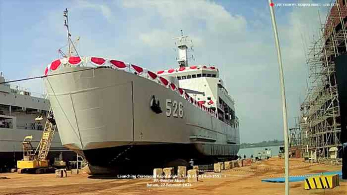 Các tàu vận tải đổ bộ lớp Teluk Bintuni được Hải quân Indonesia kết hợp cùng với các nhà máy đóng tàu địa phương của quốc gia này, thiết kế và sản xuất trong một thời gian rất ngắn.