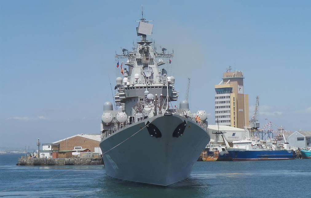 Bất chấp việc mang theo dàn vũ khí uy lực, việc không thể nhận diện đối phương từ sớm khiến hiệu quả của tên lửa chống hạm tầm siêu xa trở nên vô nghĩa, chưa kể P-1000 Vulcan cũng bị đánh giá là cồng kềnh, kém cơ động và dễ bị bắn hạ.