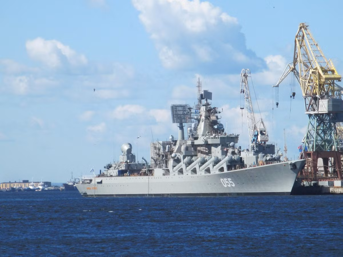 Cho dù được trang bị vũ khí mới thì tuần dương hạm lớp Slava cũng không thể sánh bằng các khu trục hạm, thậm chí cả những khinh hạm hay tàu hộ vệ tàng hình nhỏ hơn nhiều.