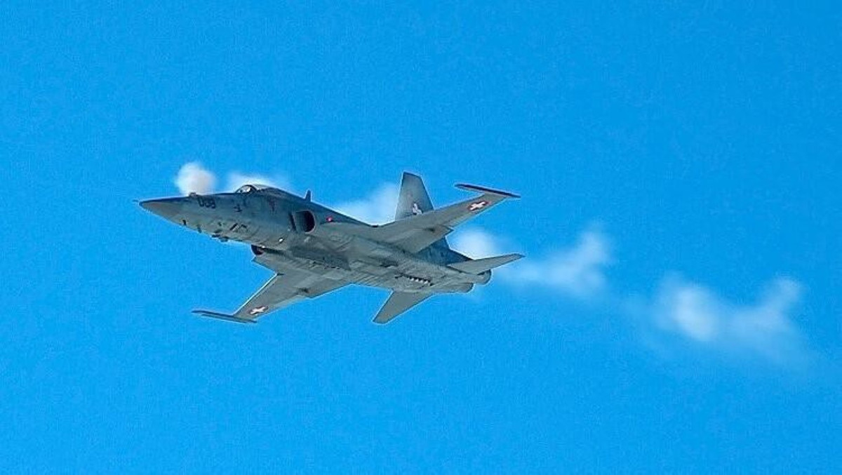 Không quân Thụy Sĩ hiện còn vận hành 29 chiếc chiến đấu cơ F-5E, trong đó 6 máy bay được biên chế cho đội biểu diễn Patrouille Suisse.