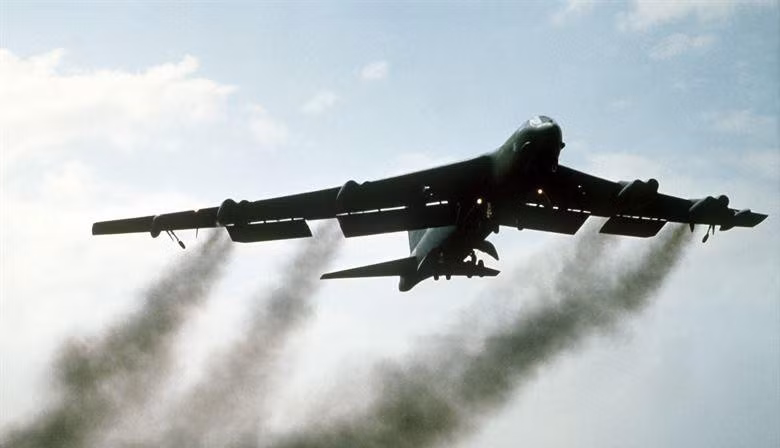 Chuyến bay diễn ra 1 ngày sau khi Tướng Israel nói rằng nước này đang lên kế hoạch đối phó Iran đồng thời cảnh báo chính quyền mới của Mỹ về việc trở lại thỏa thuận hạt nhân.