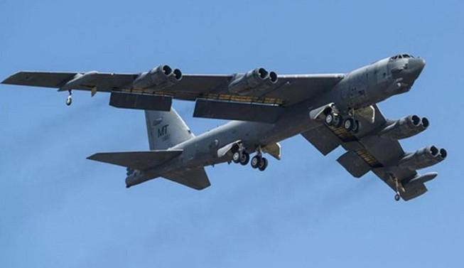 “Điều này đồng nghĩa máy bay B-52 có thể chở thêm 66% lượng bom so với phiên bản cũ. Con số tăng thêm này là cực kì lớn. Hãy thử tưởng tượng bạn có thể tấn công được nhiều lần hơn trước mà chỉ cần một lần xuất kích”, Không quân Mỹ tuyên bố.