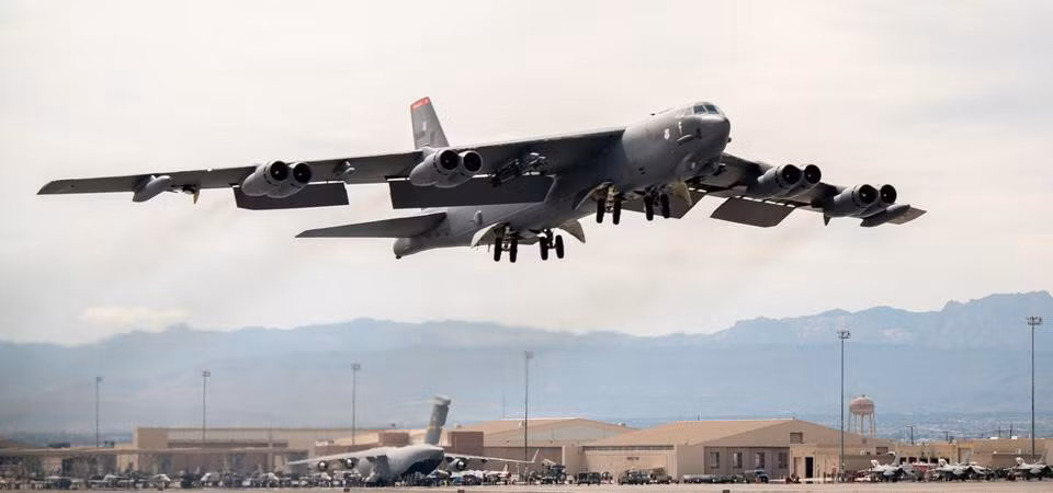 “Nhiệm vụ phòng vệ này là nhằm thể hiện năng lực của quân đội Mỹ trong việc triển khai sức mạnh không quân bất cứ đâu trên thế giới nhằm răn đe các động thái gây hấn tiềm tàng, đồng thời thể hiện cam kết của Mỹ đối với an ninh khu vực”, tuyên bố cho biết.