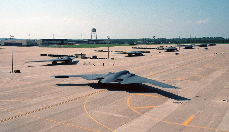 Chính thức được cất cánh thử lần đầu tiên từ năm 1989, tới nay máy bay B-2 Spirit đã ra đời được 31 năm.