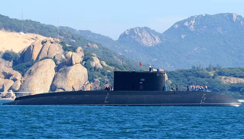 Theo tiết lộ của vị chuyên gia này, sự thay đổi phần ruột trong phương tiện chiến đấu - mà ở đây là tàu ngầm - sẽ làm tăng chất lượng của phương tiện và đặc biệt là khả năng hoạt động êm ái.