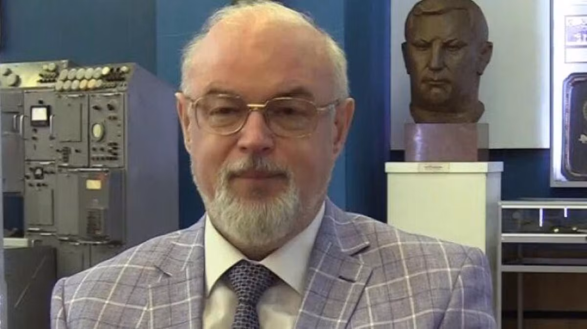 Chuyên gia quân sự Yuri Knutov - Giám đốc Bảo tàng Lực lượng Phòng không Nga đã nhắc lại điều này trên sóng của đài Sputnik, khi được hỏi về việc chiến đấu cơ MiG-31 đã đánh chặn và hộ tống một máy bay trinh sát RC-135 của Mỹ xuất hiện gần bờ biển Kamchatka.