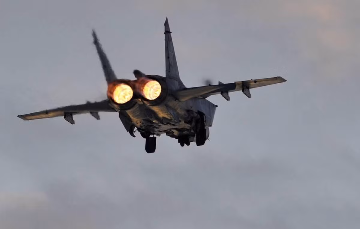 Ông Knutov cũng nhắc lại rằng máy bay chiến đấu MiG-31 được trang bị radar rất mạnh và vũ khí tên lửa đầy uy lực, điều mà tất cả các đối thủ tiềm tàng đều biết đến.