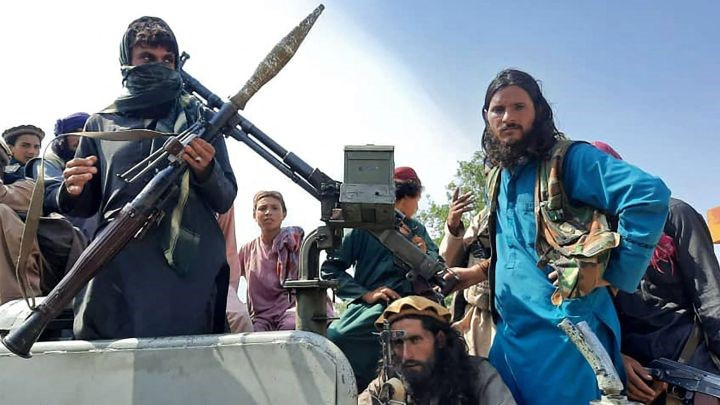 Tuy nhiên, về mặt lý thuyết, Taliban chưa nhận được sự chuyển giao quyền lực một cách chính thống từ chính quyền cũ, vậy nên tổ chức này vẫn chưa được thực sự công nhận là nhà nước kế thừa của chế độ Afghanistan trước đây.