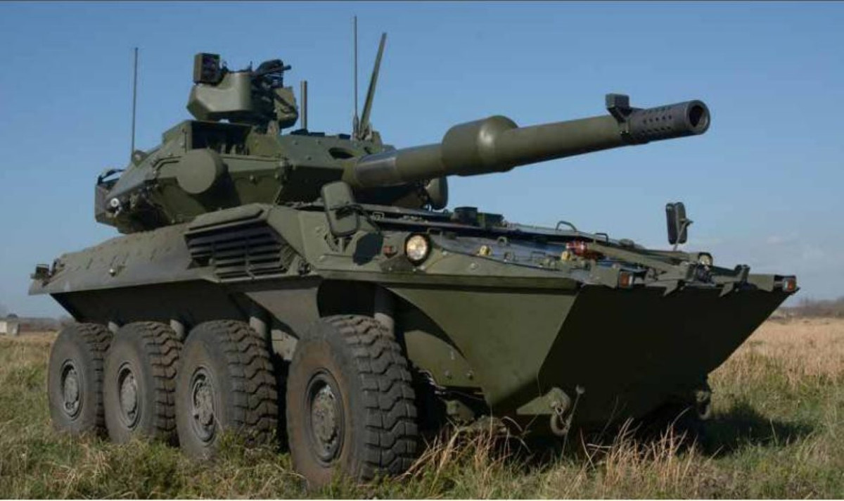 Vậy ưu nhược điểm của phương tiện tác chiến nói trên là gì? Vấn đề đầu tiên cần nói tới đó là xe tăng bánh lốp tương đối nhẹ và điều này giúp đơn giản hóa việc vận chuyển thiết bị ra chiến trường.