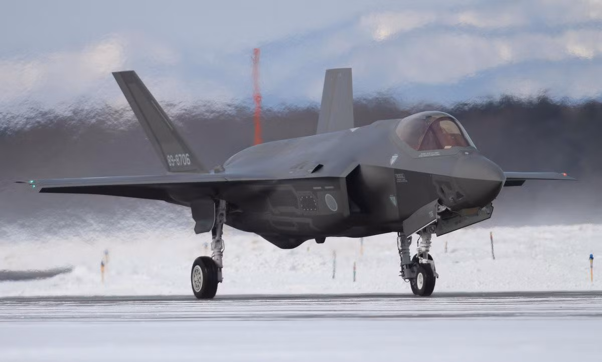 Một quan chức Mỹ cho biết, tài liệu hợp đồng được chuẩn bị từ tuần trước giúp UAE có cơ hội chấp thuận lịch trình giao hàng và cấu hình vũ khí được đàm phán từ trước, cũng như chính thức hóa yêu cầu mua khí tài.