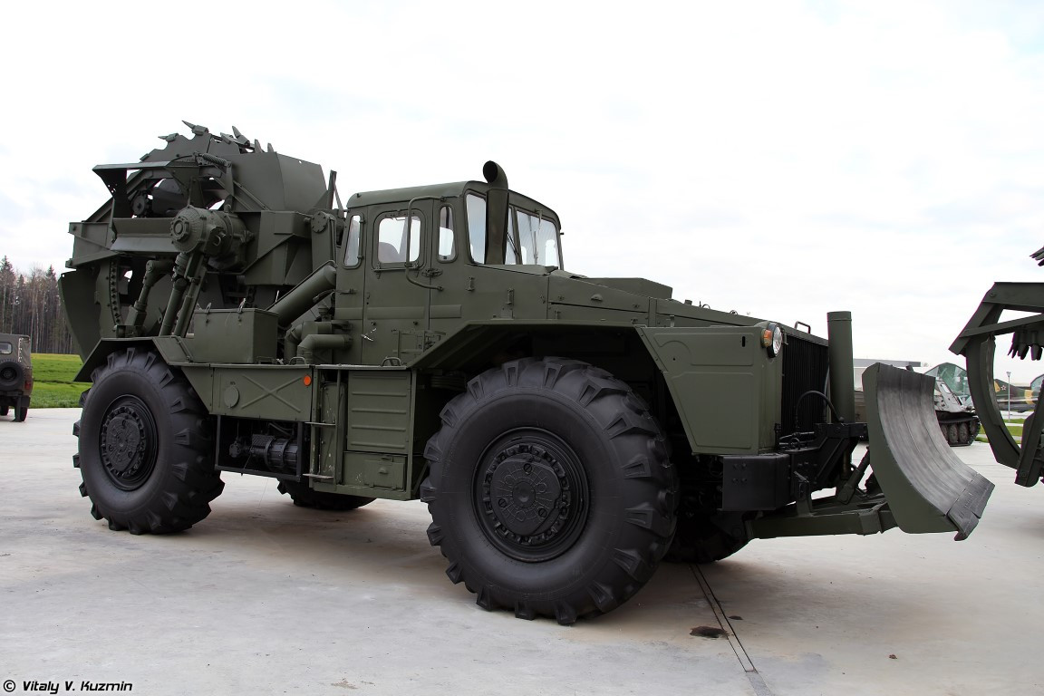 Loại phương tiện này có khả năng đào hào với tốc độ cao, giúp giải phóng sức cho binh sĩ trên chiến trường.