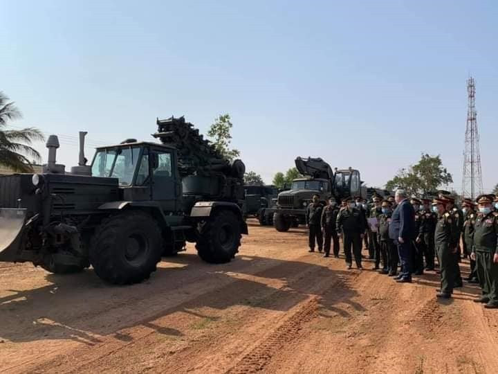 Các thiết bị quân sự hiện đại này được quân đội Nga chuyển giao cho quân đội Lào theo chương trình hỗ trợ kỹ thuật quân sự được hai nước ký kết từ trước đó.