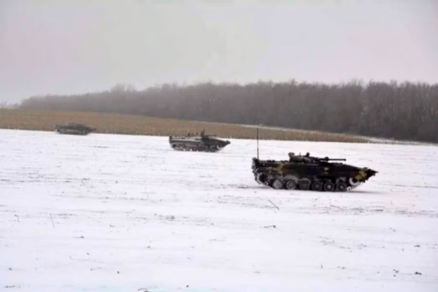 Trước đó, hôm 5-2-2021, Tổng thống Ukraine Vladimir Zelensky thông báo kiểm tra quy mô lớn tình hình sẵn sàng chiến đấu của Lực lượng vũ trang nước này tại khu vực diễn ra Chiến dịch lực lượng liên quân (JFO) ở Donbass.