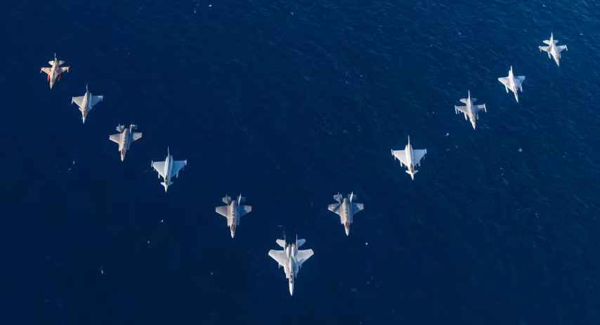 Đây cũng là cuộc tập trận không quân huy động hầu hết các máy bay mạnh nhất của phương Tây như F-35, F-15, F-16, Typhoon, Rafale, Mirage-2000...