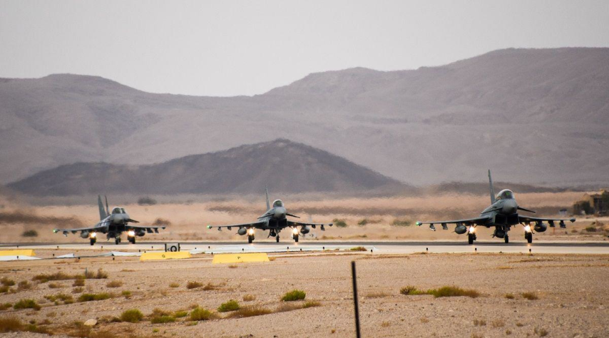 Thư ký Hội đồng An ninh Quốc gia Tối cao Iran Ali Shamkhani sau đó ra thông điệp cảnh báo đáp trả bằng tiếng Ba Tư, Hebrew, Anh và Arab.