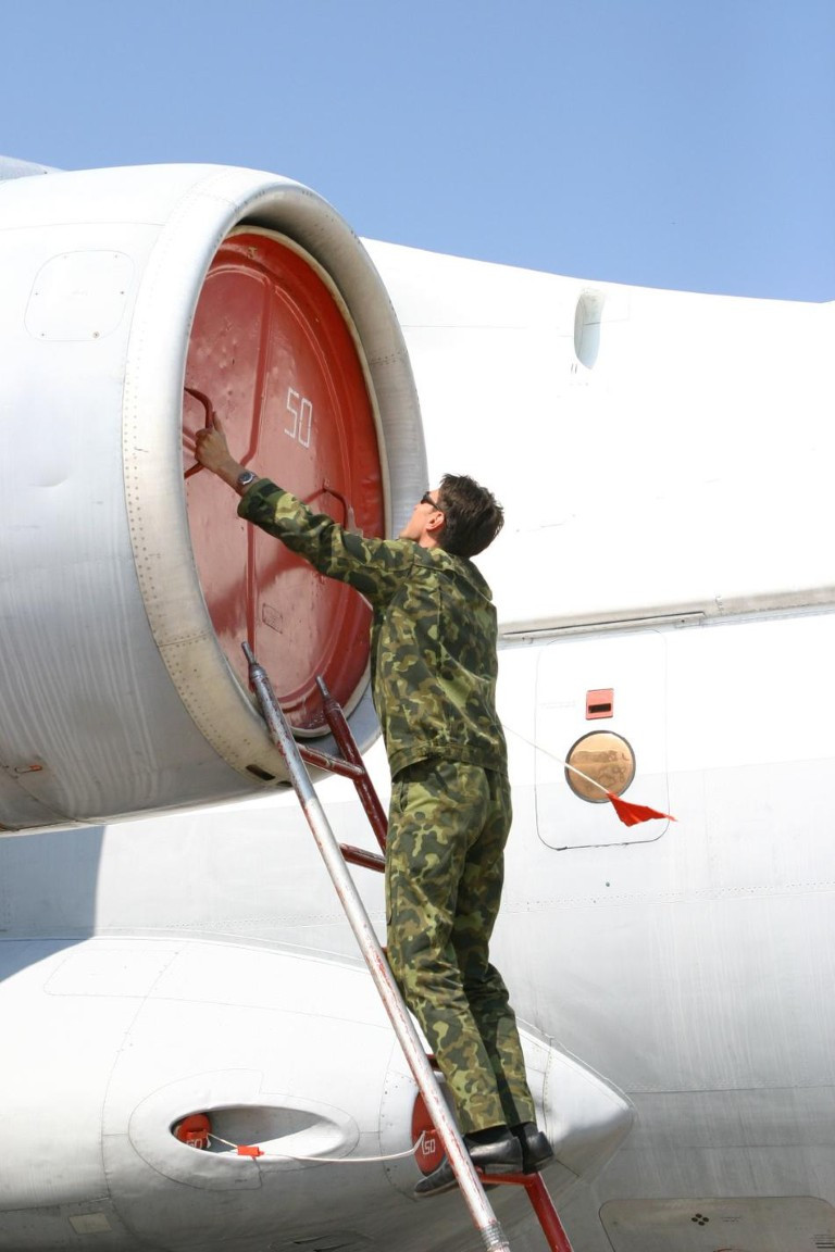 Hiện tại, máy bay cảnh báo sớm A-50 có phiên bản mới nhất mang định danh A-50U. Phiên bản này mới chỉ được Nga đưa vào sử dụng từ năm 2011.