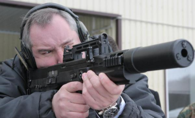 Với khả năng xuyên phá các bức tường và cửa, ShAK-12 là lựa chọn tuyệt vời khi phải tiêu diệt mục tiêu ẩn nấp trong vị trí kiên cố ngay cả khi đối tượng mang áo giáp.