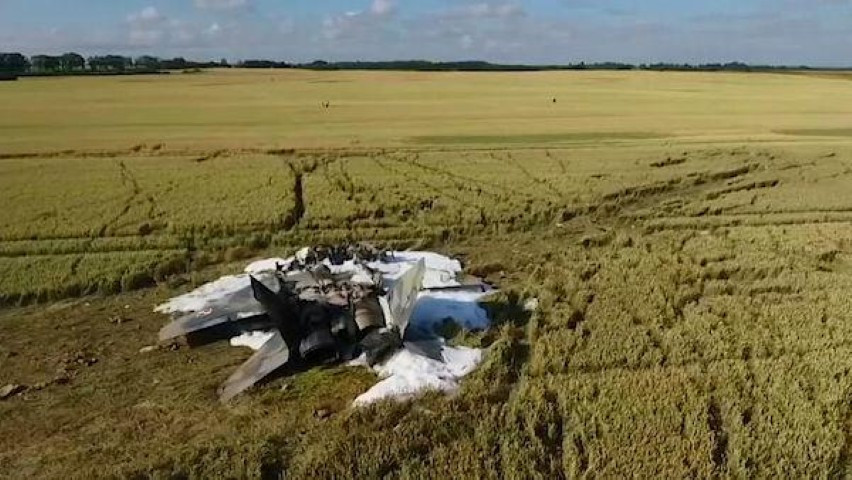 "May mắn" nhất là vụ rơi tiêm kích đa năng hạng nặng Su-35S diễn ra vào ngay đầu tháng, khi đó máy bay được cho là đang theo dõi oanh tạc cơ chiến lược B-52 của Mỹ, phi công kịp nhảy dù và được đội cứu nạn tìm thấy.