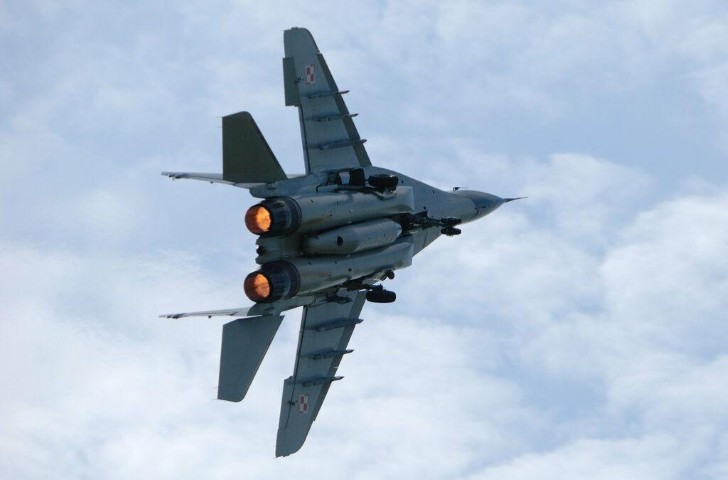 Trong cuộc trò chuyện với các nhà báo, vị chuyên gia hàng không lưu ý rằng những phi công không phải chịu trách nhiệm cho những vụ tai nạn nói trên, mà đối tượng chính là các nhà quản lý hay đơn vị thiết kế.