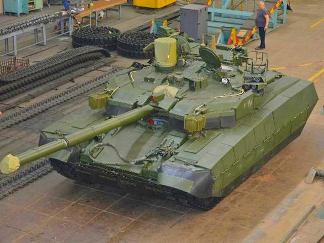 Nhà máy Kharkiv (Ukrainer) gần đây đã sản xuất thêm 2 xe tăng T-84 Oplot. Trong đó 1 chiếc được sử dụng trong các cuộc triển lãm và chiếc còn lại sẽ đến Mỹ theo hợp đồng đã ký kết từ lâu.