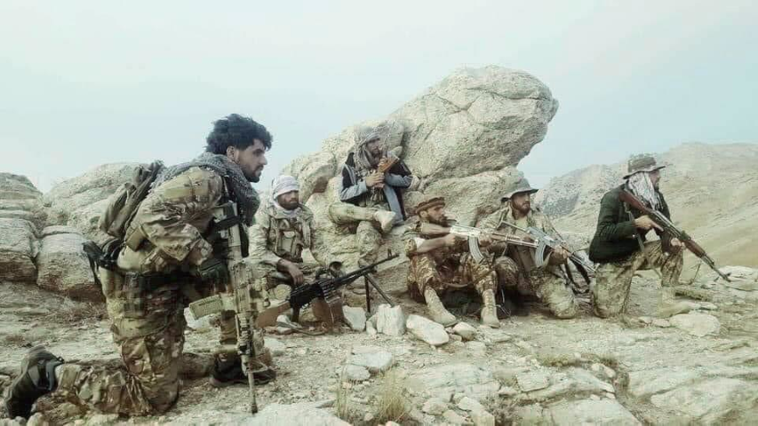 Mặc dù chưa rõ thủ lĩnh Massoud đã đi đâu vào giữa tháng 9, tuy nhiên nhiều khả năng ông này đã đến Tajikistan thông qua "cầu hàng không" và có các cuộc tiếp xúc với các đồng minh cũng như tiến hành cuộc điện đàm với 2 nghị sĩ Mỹ nói trên.