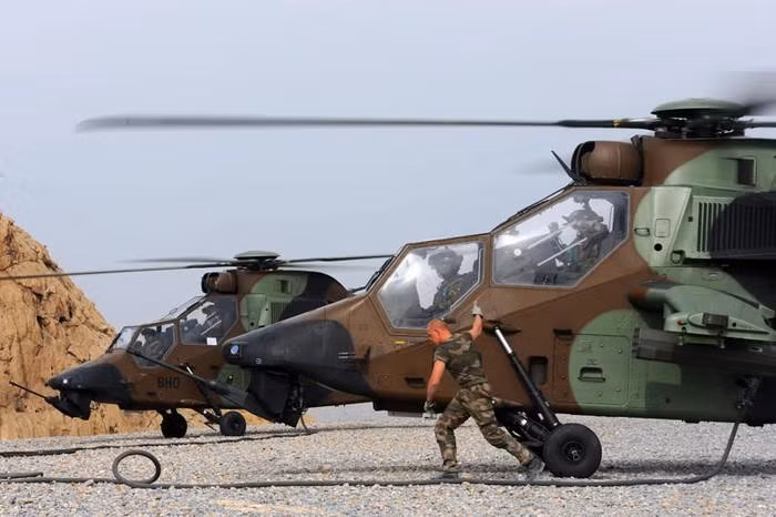 Riêng cánh quạt của loại trực thăng này được làm bằng sợi thủy tinh, nhờ đó, có thể chống chịu tốt với các va đập và ảnh hưởng của vũ khí điện từ.