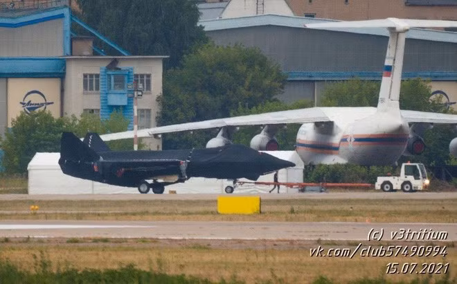 Thiết kế một động cơ trên chiếc Su-59, kèm theo đó là khả năng cơ động tốt, chi phí bảo dưỡng rẻ - vốn là truyền thống của các máy bay Sukhoi - chắc chắn sẽ thu hút sự chú ý của các nước vừa và nhỏ.