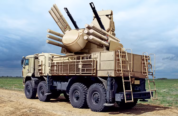 Căn cứ quân sự Balad là căn cứ lớn nhất của Mỹ ở Iraq, thiệt hại của vụ việc đáng lẽ đã phải cao hơn nhiều nếu không có sự hỗ trợ của các tổ hợp phòng thủ Pantsir của quân đội Iraq.