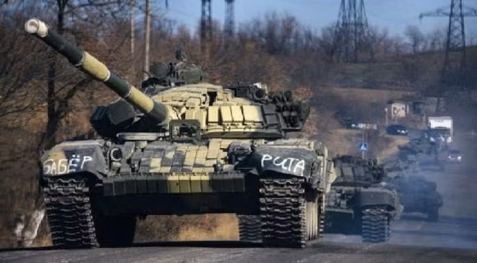 T-72 được coi là vũ khí có uy lực hàng đầu trên chiến trường khi xuất hiện lần đầu năm 1973. Dòng xe này có kích thước nhỏ gọn, trang bị giáp phức hợp, pháo nòng trơn 2A46M cỡ 125 mm hoàn toàn mới cùng hệ thống đo xa laser và máy tính đường đạn.