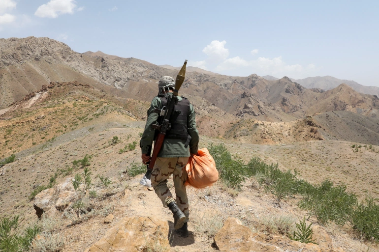 Kênh Fox News của Mỹ thậm chí còn nhận định, không chỉ Nga mà cả khối CSTO sẽ tuyên chiến với Taliban ở Afghanistan, để bảo vệ lợi ích đồng minh của mình, trong trường hợp an ninh của Tajikistan bị nguy hại.