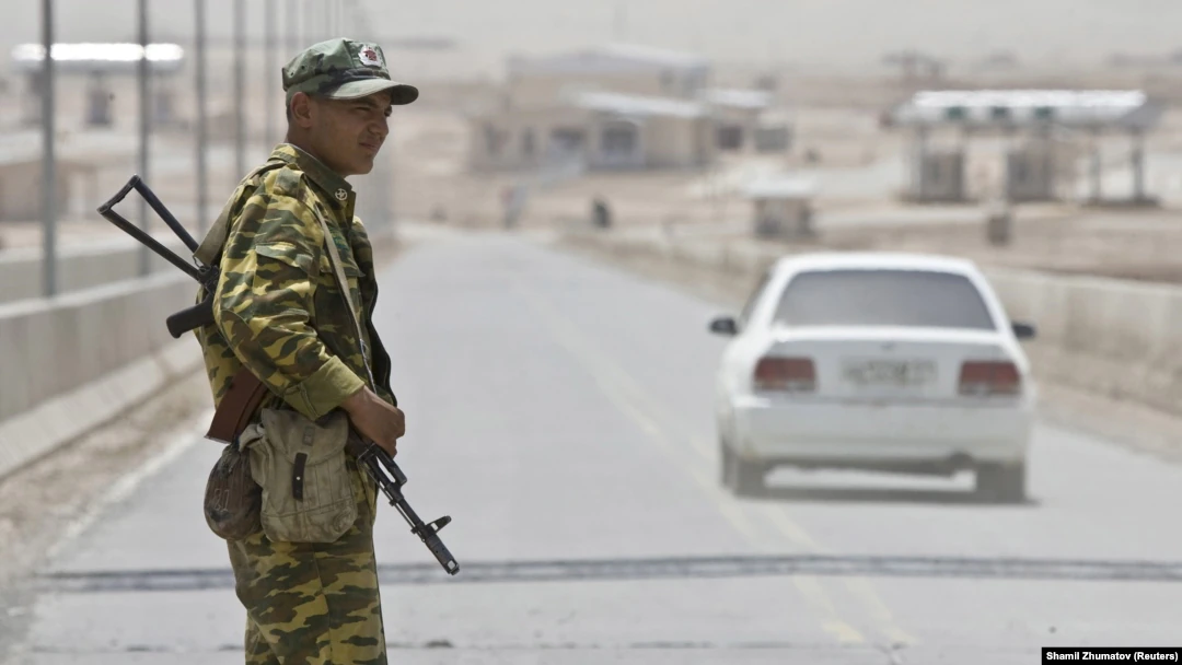 Hiện tại, cuộc chiến tại Afghanistan giữa Taliban và quân kháng chiến của quốc gia này, đã chuyển sang giai đoạn mới. Lúc này, quân kháng chiến của Afghanistan đã không còn đủ sức mạnh để chiến đấu trực tiếp với Taliban, mà phải đổi qua chiến tranh du kích.