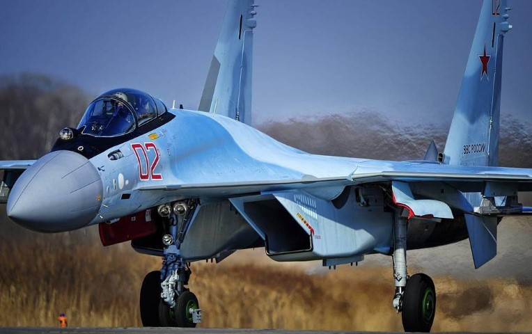 Su-35S sử dụng động cơ phản lực Vector 117S (AL-41F-1S) với lực đẩy tối đa 142kN và trang bị loa phụt 3D giúp cho Su-35S có độ cơ động mạnh mẽ.