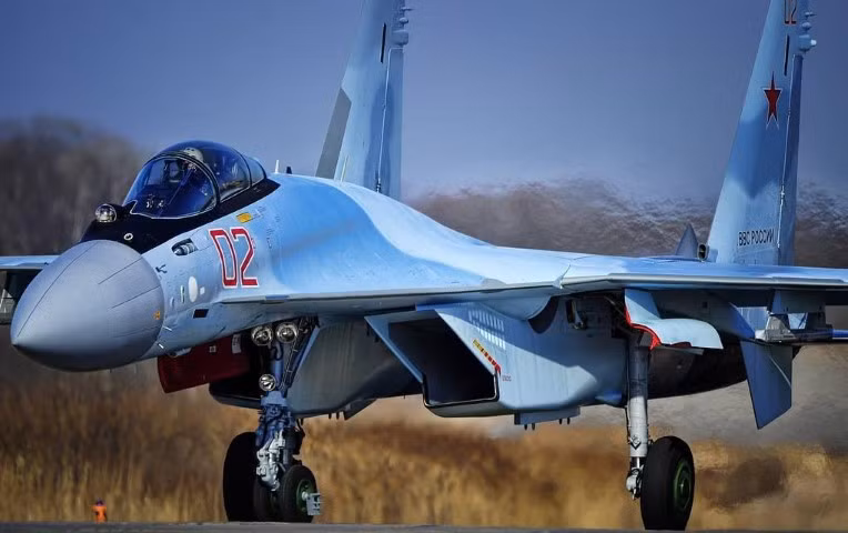 Su-35S sử dụng động cơ phản lực Vector 117S (AL-41F-1S) với lực đẩy tối đa 142kN và trang bị loa phụt 3D giúp cho Su-35S có độ cơ động mạnh mẽ.