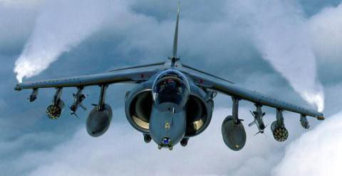 Thông tin kéo dài thời gian phục vụ của loại máy bay này khá bất ngờ bởi trước đó, Bộ Quốc phòng và cả thủy quân lục chiến Mỹ từng nhiều lần công bố kế hoạch loại biên dòng máy bay có thể cất cánh đường băng ngắn và hạ cánh thẳng đứng này.