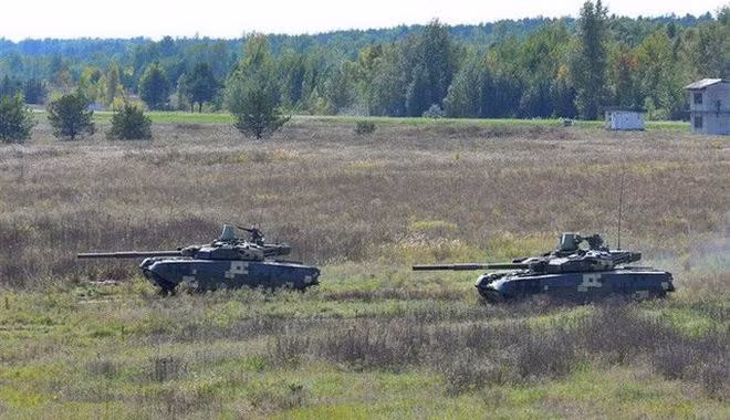 T-84 được trang bị hệ thống Zaslon bao gồm một radar phát hiện một "vật thể" bay đến và khai hỏa một đạn nổ về hướng viên đạn. Hệ thống Zaslon có thời gian phản ứng chỉ là 1 giây và có hiệu quả chống lại lựu đạn và, RPG và ATGM.