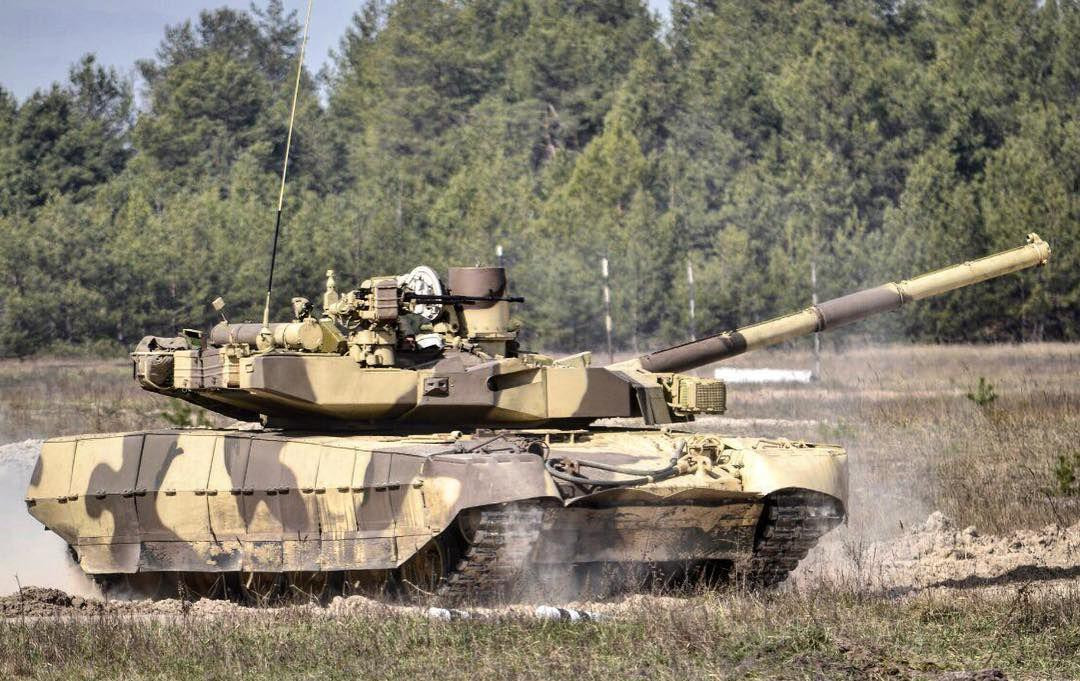 T-84 có trọng lượng 51 tấn, chiều cao 2,8 mét, trong khi xe tăng T-90 chỉ 46 tấn và chiều cao chỉ ở mức 2,2 mét.