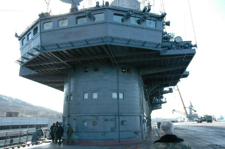 Theo truyền thông Nga, quá trình đại tu lớn, sẽ giúp tàu sân bay Kuznetsov sẽ được trang bị hệ thống thông tin liên lạc đời mới, kèm theo đó là các thiết bị điện tử hiện đại.