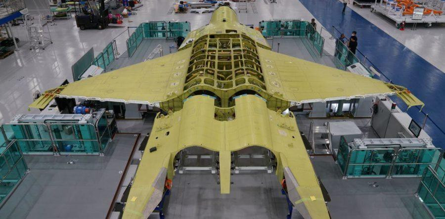 Hiện tại, máy bay thử nghiệm đã được hoàn tất, chỉ còn công đoạn sơn phủ màu bên ngoài. Đây là thành quả sau 20 năm kể từ khi Tổng thống Hàn Quốc khi đó là ông Kim Dae-jung tuyên bố phát triển máy bay chiến đấu bằng công nghệ trong nước vào năm 2001.