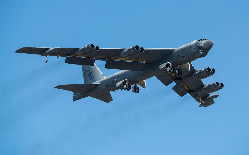 B-52H là một trong bộ ba máy bay ném bom chiến lược của Mỹ bên cạnh B-1B và B-2. Đây được coi là một trong những loại máy bay ném bom mạnh nhất thế giới hiện nay.