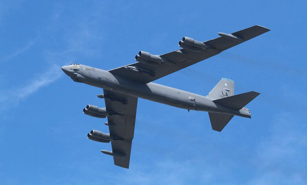 Xét về hiệu năng và tính kinh tế, lão tướng B-52H còn trên cơ cả máy bay ném bom tàng hình B-2 Spirit và B-1B Lancer.