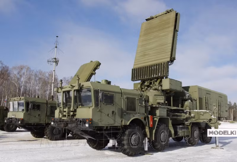 Về cơ bản, việc bắn hạ máy bay chiến đấu hay máy bay tàng hình của đối phương với tổ hợp S-400 kết hợp cùng radar 96L6E2 là quá đơn giản, loại radar này vốn dĩ được Nga cho ra đời để tăng cường khả năng đánh chặn tên lửa hành trình của đối phương do mọi loại máy bay chiến đấu dường như đã "dưới cơ" của tổ hợp này. Nguồn ảnh: BMDP.