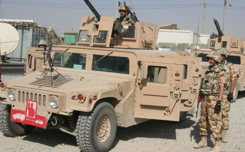 Humvee là dòng xe thiết giáp được Washington cấp cho Afghanistan với số lượng cực lớn. Họ là quốc gia trang bị nhiều xe thiết giáp hạng nhẹ này nhất chỉ sau Mỹ.