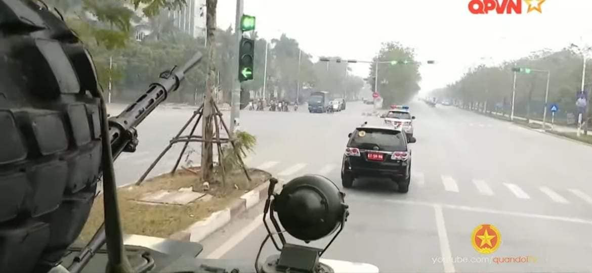 Bắt đầu từ năm 1959, những chiếc thiết giáp BTR-60 đầu tiên được trang bị vào lực lượng Hồng quân Liên Xô. Sau đó lực lượng hải quân và hải quân đánh bộ của Liên Xô cũng được bổ sung một số lượng lớn loại thiết giáp này.