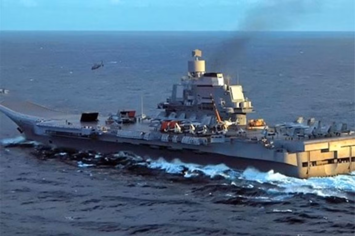 "Một tàu sân bay rất quan trọng đối với nước Nga... Toàn bộ các nhiệm vụ mà chúng ta phải giải quyết không thể được hoàn thành nếu thiếu hàng không mẫu hạm", chuyên gia Konstantin Sivkov kết luận trong cuộc họp báo ở Moskva.