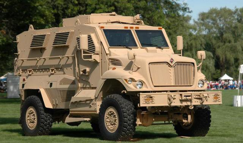 Có được điều này là do xe được thiết kế khung gầm hình chữ V, cho phép phân tán lực nổ tốt.