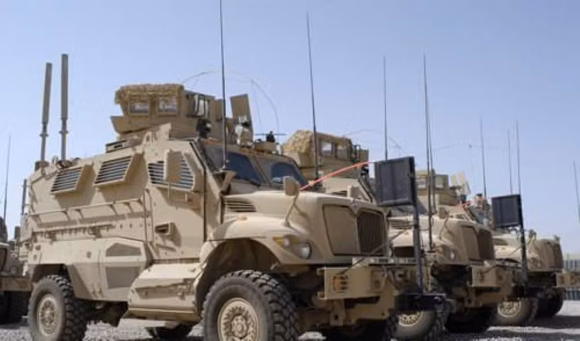 Dự trữ hành trình lên tới 600 km. Xe có khả năng chở theo tối đa 8 binh sĩ với trang bị đầy đủ.