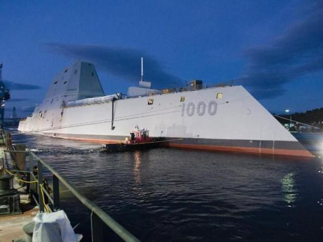 USS Zumwalt sẽ có khả năng phá hủy cơ sở hạ tầng ven biển và tàu chiến lớn của đối phương từ khoảng cách xa, ngày nay đã trở thành một "tàu pháo đắt tiền".