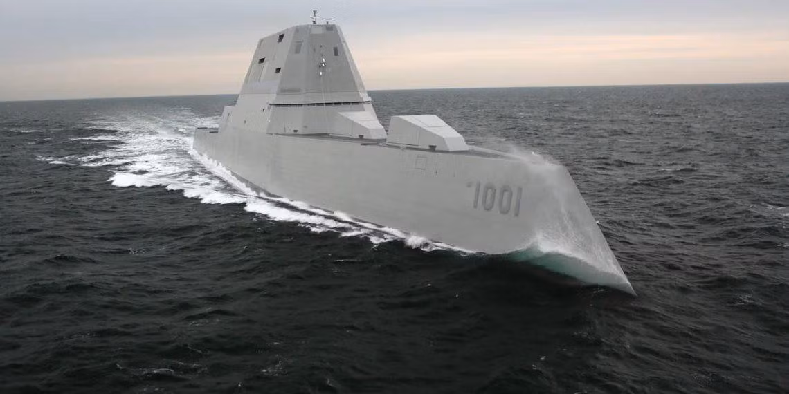 Đáng ngạc nhiên là những tuyên bố này lại trở thành một lý do khác để chỉ trích chương trình sử dụng tàu khu trục tàng hình thế hệ mới của hải quân Mỹ.