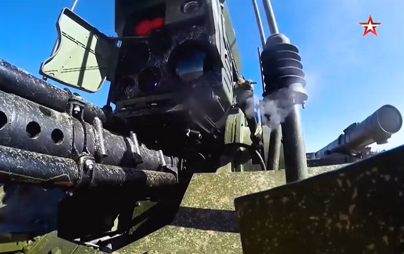 Cựu Chỉ huy Không quân Nga cũng khẳng định điểm nổi bật trong những chiến dịch không kích của Nga là việc sử dụng rộng rãi đạn dẫn đường chính xác (PGM) và đạn dẫn đường bằng GPS. Chiến dịch ở Syria của Nga cũng là cơ hội để thử nghiệm hệ thống tên lửa không đối đất chiến thuật tầm trung Kh-38. Dòng Kh-38 được cho là sẽ thay thế Kh-29 và Kh-25.